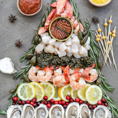 An image of a christmas seafood platter