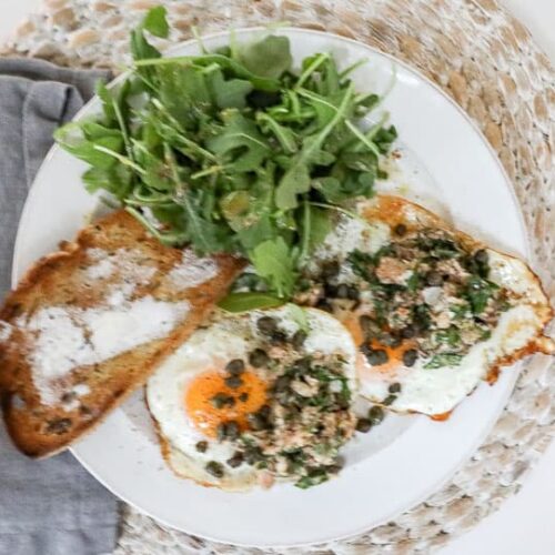 An image of sardines with eggs.