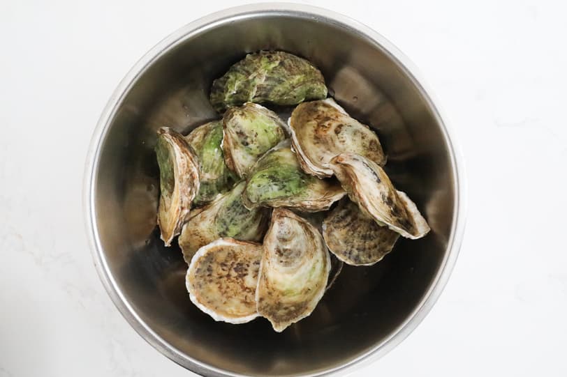An image of a bowl of Damariscotta River oysters from Maine. 
